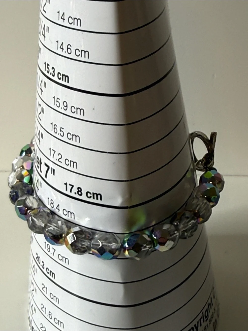 Vintage faceted glass Bead Bracelet in Iridescent Clear carnival style pretty